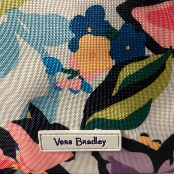 🌸🌼 NWT Vera Bradley Lighten Up Wristlet in Marion Floral 🌼🌸 - Picture 3 of 5